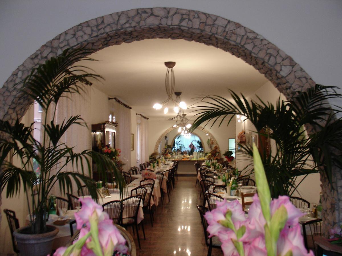 Hotel Pensione Ornella Cesenatico Exterior photo